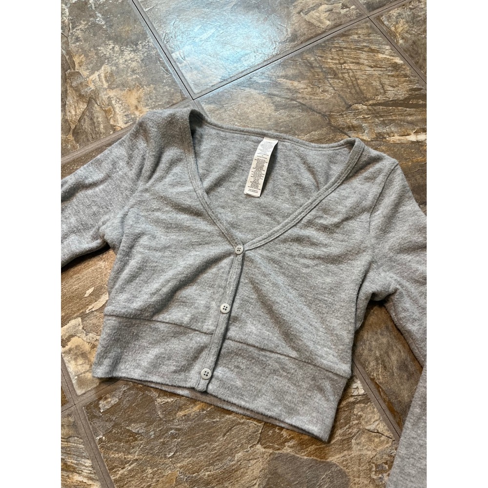 Alo Yoga Alolux Cropped Me-Time Cardigan Womens Small Grey V-Neck - Picture 3 of 8